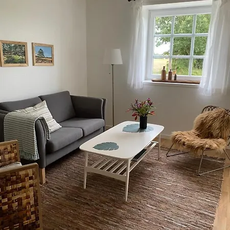 宝鼎公寓 * 比隆